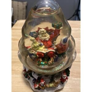 SANTA CLAUS Is Coming To Town Musical Water Snow Globe Vintage